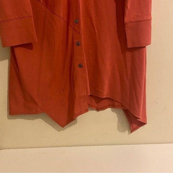 Soft Surroundings Top Womens Size M Orange/Rust  Asymmetric V-Neck Buttons - Picture 4 of 12